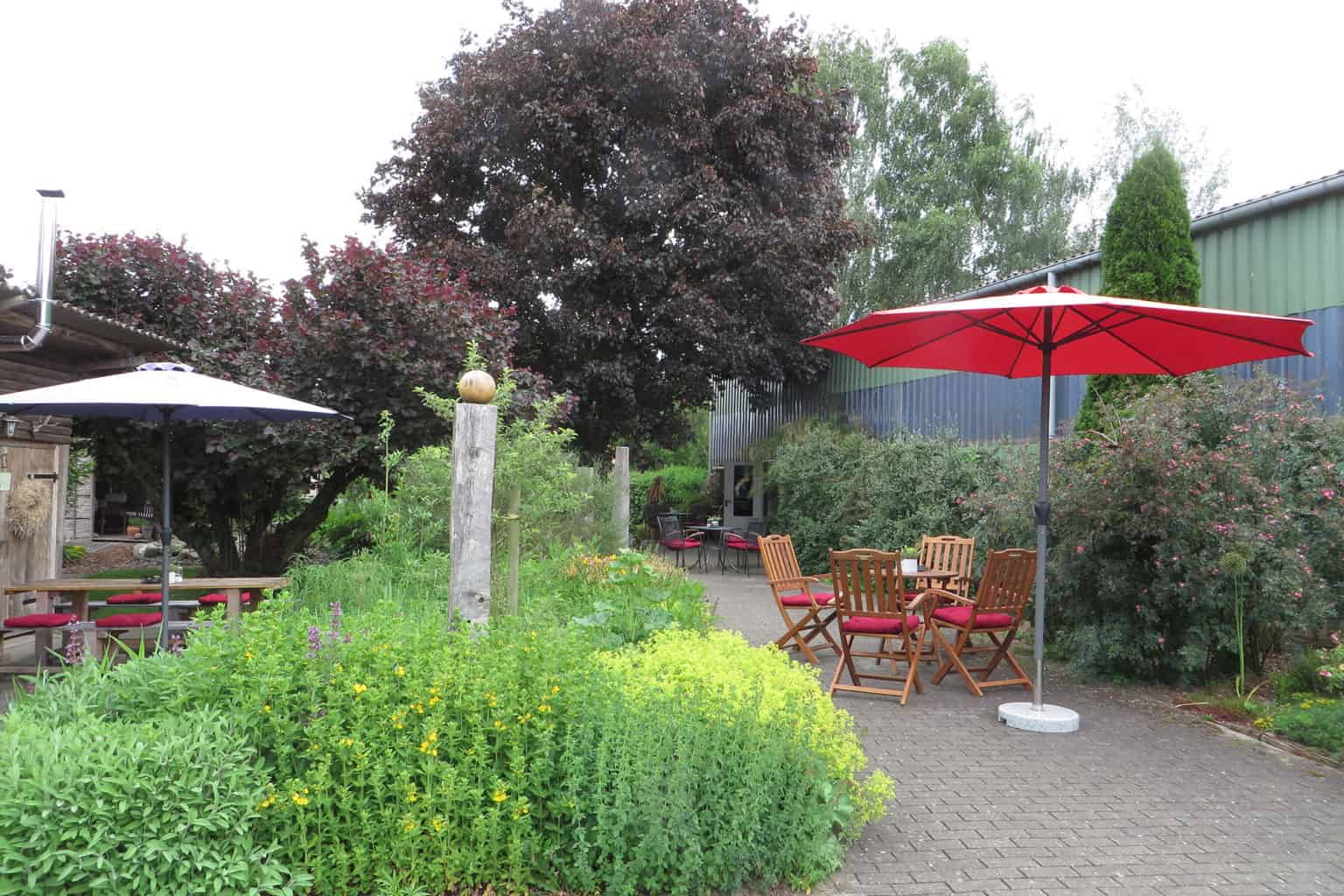 schmeckewöhlerchen gartencafé und vintage shop